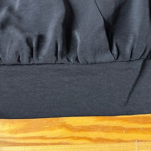 Nine West Long Sleeve Surplice Blouse with banded bottom. Size small- NEW! - Picture 4 of 12